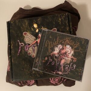 SIGNED Melanie Martinez Portals Box set CD+Autographed Art Card+T-Shirt